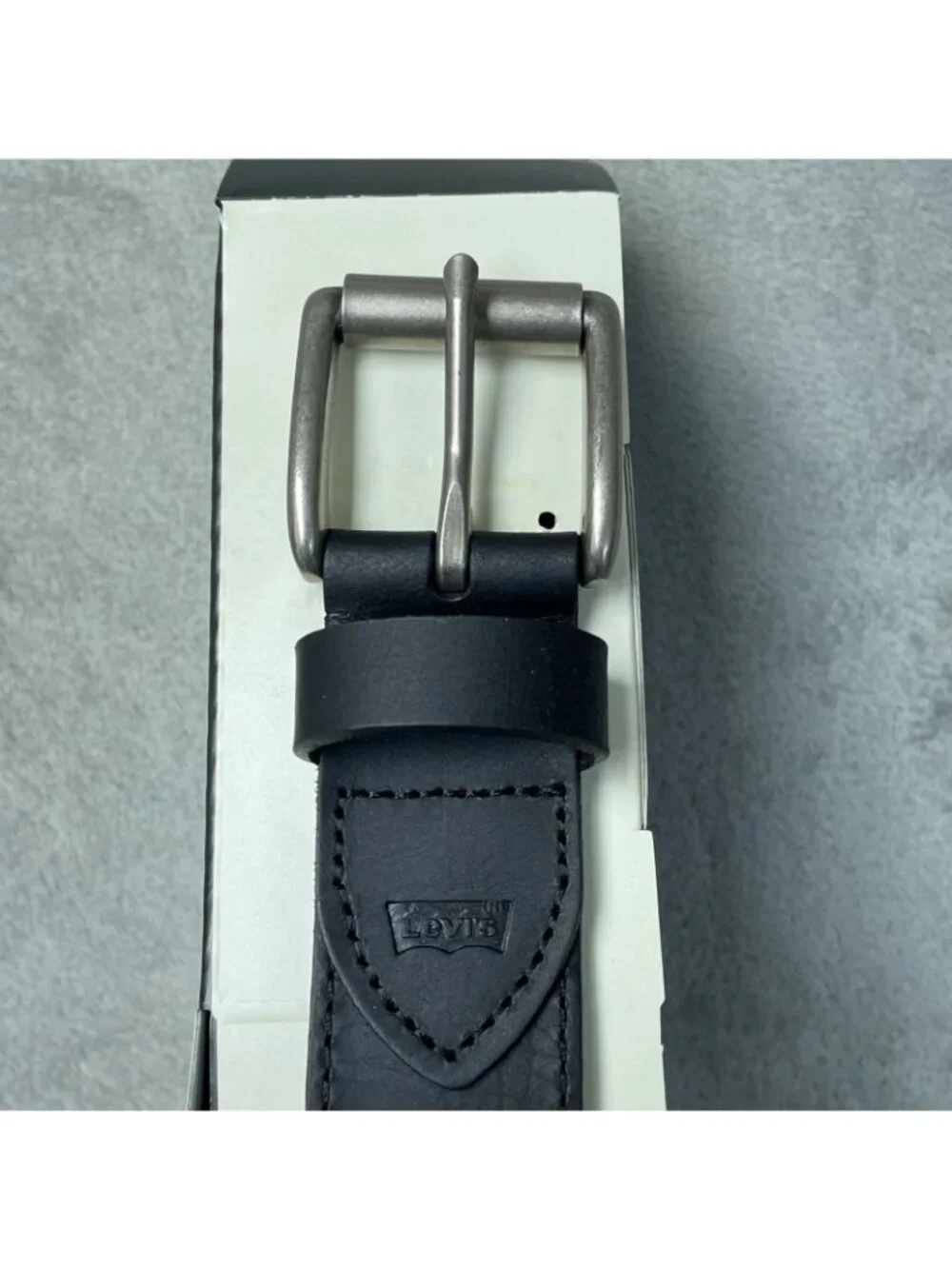 Levis Men's Medium 34-36 Black Leather Belt With Silver Buckle Durable e1765